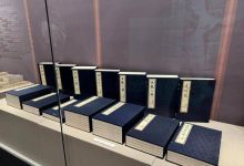 百年金庸纪念特展浙江文学馆开展 《天龙八部》手稿亮相