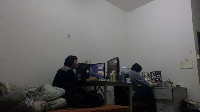 游戏工作室很赚钱？每天工作15小时还得天天啃馒头