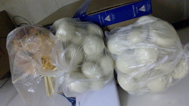 游戏工作室很赚钱？每天工作15小时还得天天啃馒头