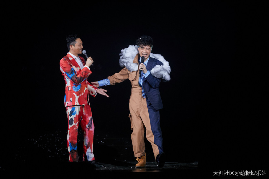 古巨基我们世界巡演香港站part2完美收官 张智霖做嘉宾养眼同台(转载)